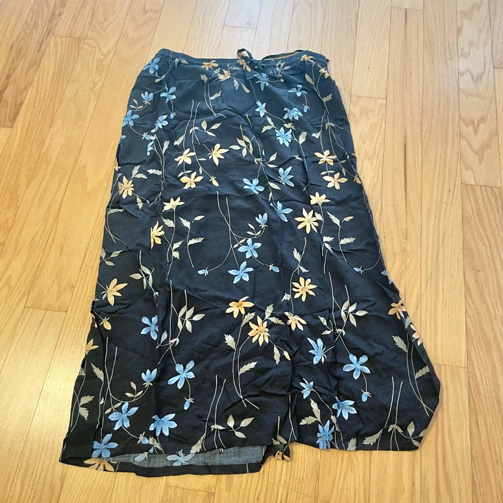 Sag Harbor Black Floral Skirt with Slit